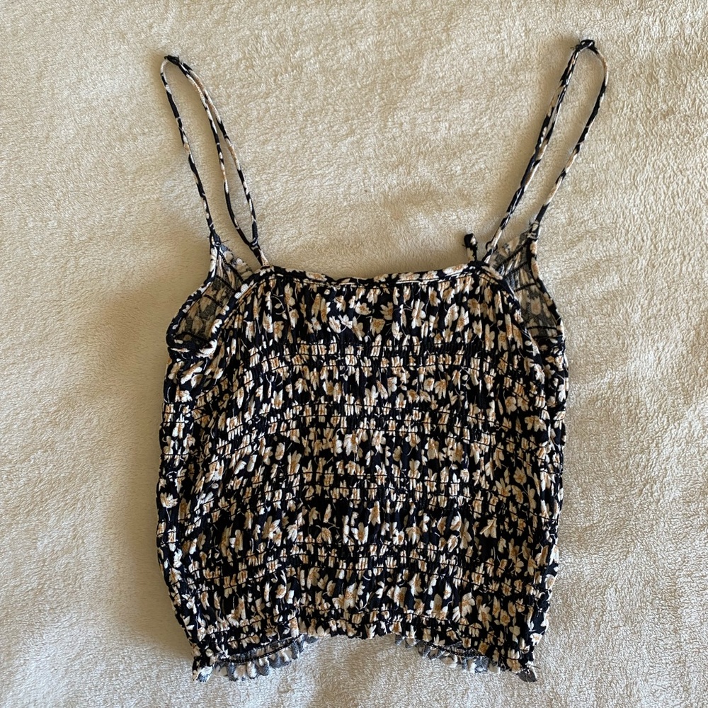 UO Sophie Rutched Cropped Cami - Picture 9 of 10
